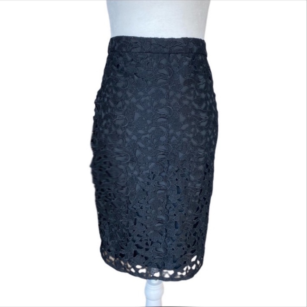 J. Crew Black Floral Guipure Lace Pencil Skirt Scalloped Hem Overlay Size 2
